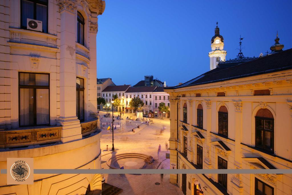 Hotel Fönix Pécs Buitenkant foto