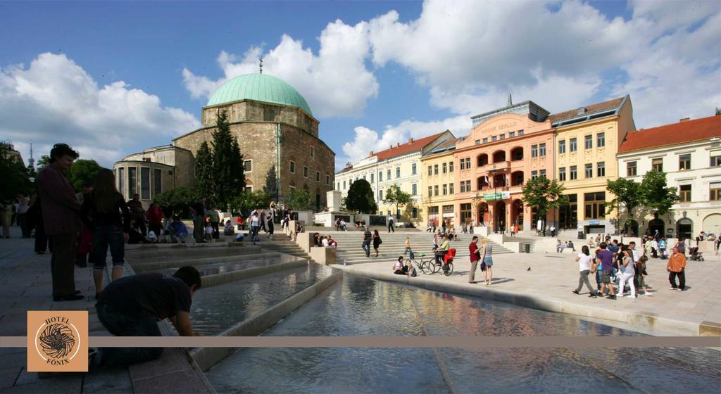 Hotel Fönix Pécs Buitenkant foto